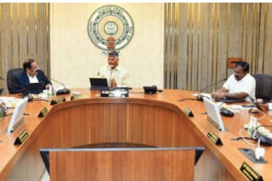 రాష్ట్రంలో పేదలందరికీ మూడేళ్లలో ఇళ్లు